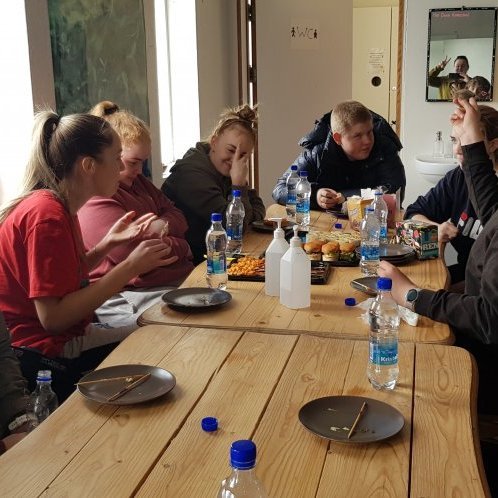 Borðuðum hádegismat á Hjalteyri, nýttum aðstöðuna hjá Strýtunni