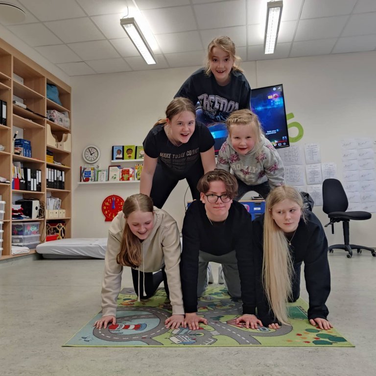 280732810_420886486174613_5103287422759998390_n