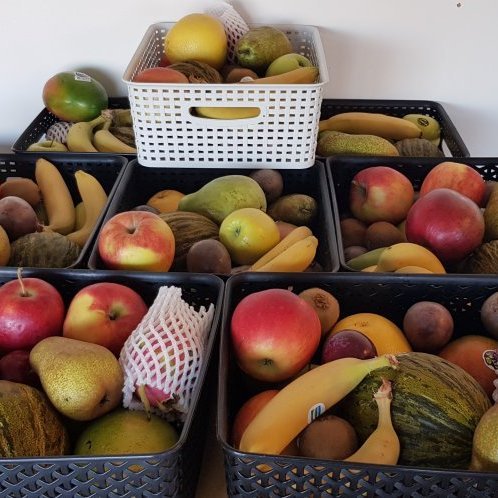 Ávaxtakarfa frá Kjörbúðinni í hverja bekkjardeild.