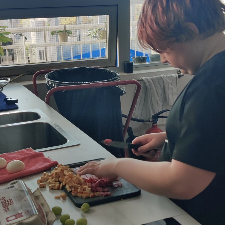 7. bekkur - ostasalat