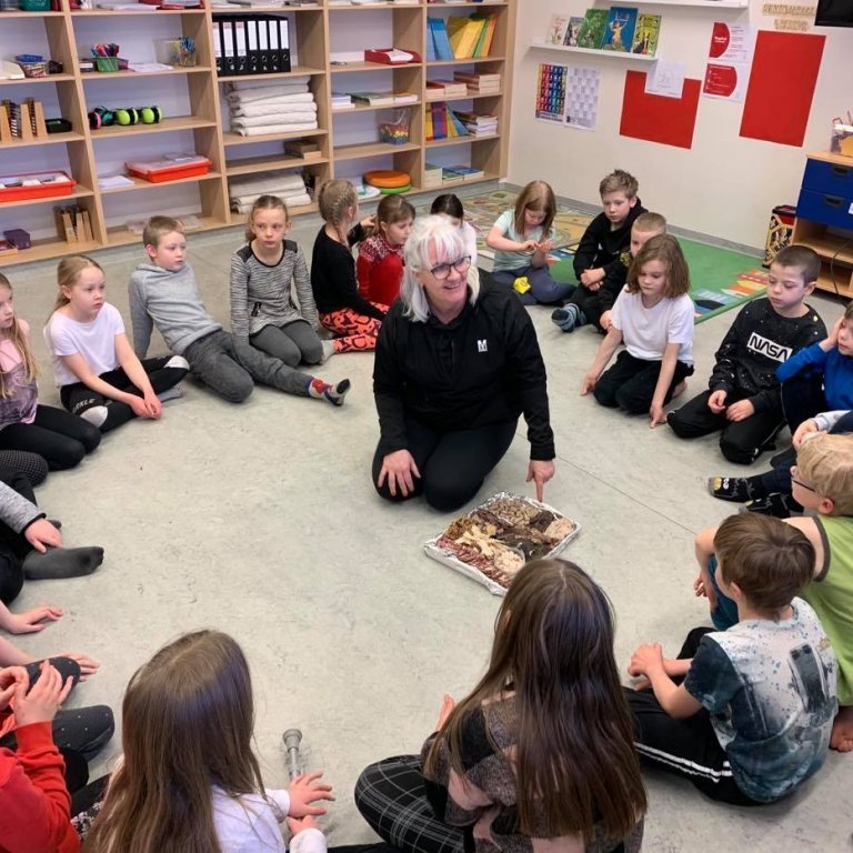 144186261_880900212660656_4966367809851460030_n