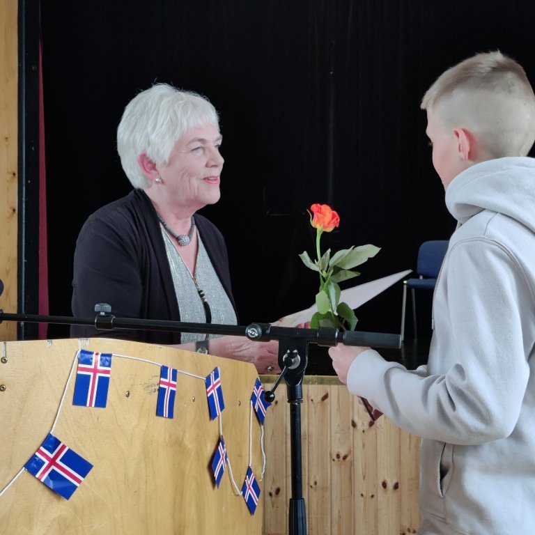 Daníel Snær fær hér verðlaun fyrir 1.sætið