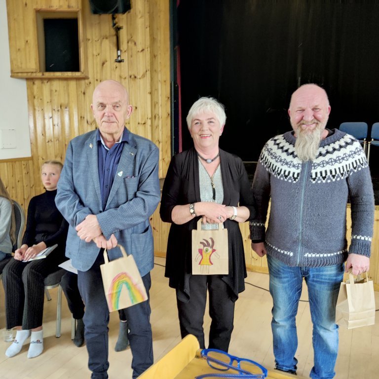 Dómnefndin ánægð með daginn, þau fengu smá gjöf, kerti og sápu frá Sælusápum.