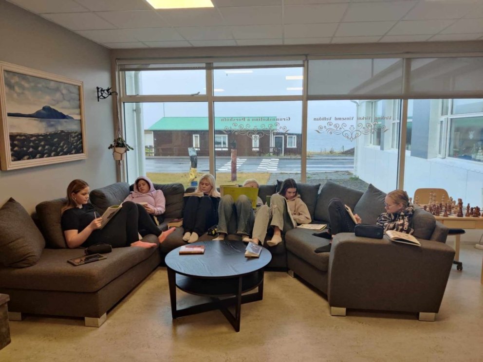 Laus staða kennara á vorönn