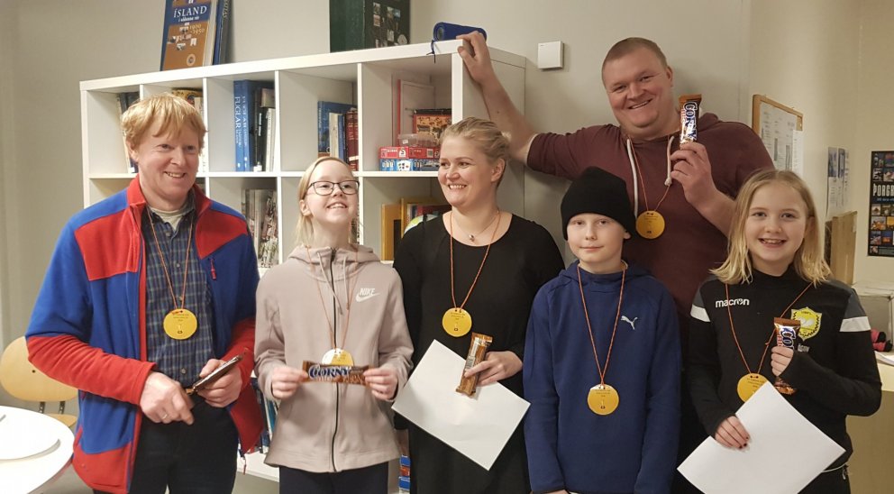 Sigurlið ratleiksins! Gunnar, Tinna, Halldóra, Ari, Rúnar og Dögun. Á myndina vantar Gabrielu.