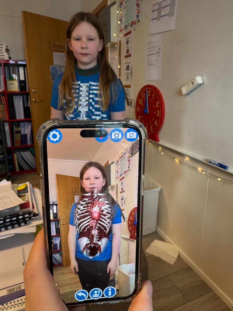 Myndir úr náttúrufræðitíma hjá 4. og 5.bekk