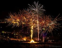 Njótum skoteldanna í kvöld