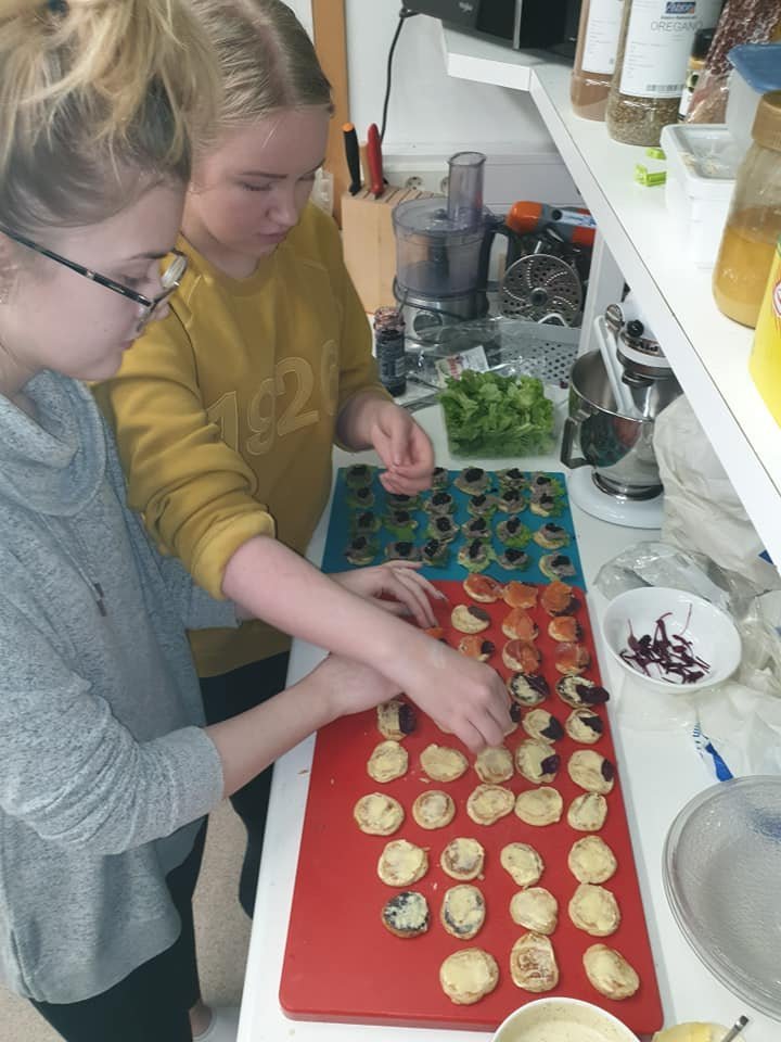 Unglingar í heimilisfræði