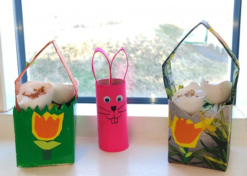 Þetta fallega páskaskraut gerðu nemendur á yngsta stigi