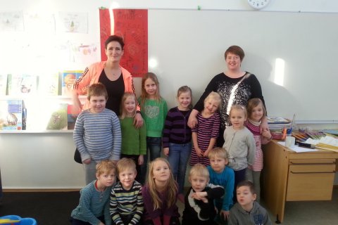 Skólahópurinn frá leikskólanum í heimsókn