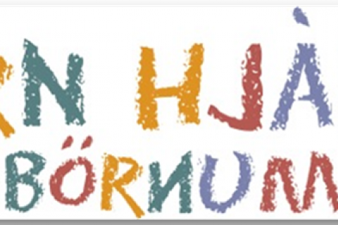 Börn hjálpa börnum