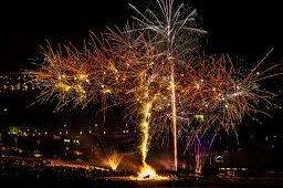 Njótum skoteldanna í kvöld