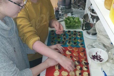 Unglingar í heimilisfræði