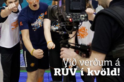 Við verðum í sjónvarpinu í kvöld!