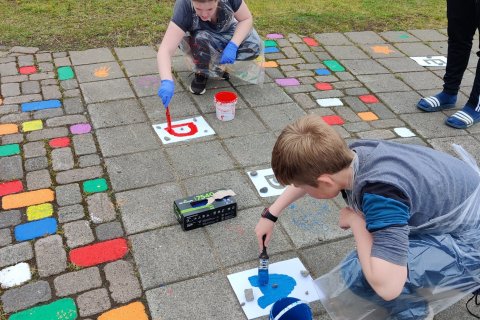 Umhverfið okkar fegrað fyrsta skóladaginn